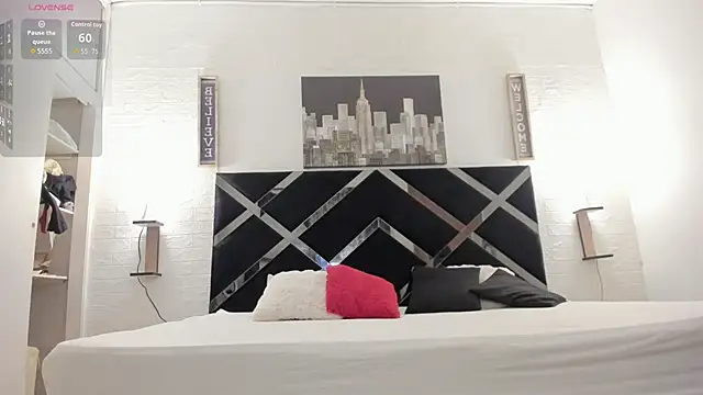 Snapshot of elenacooper1 chatting on 7, 11, 2025 elenacooper1 online show from 7, 11, 2025