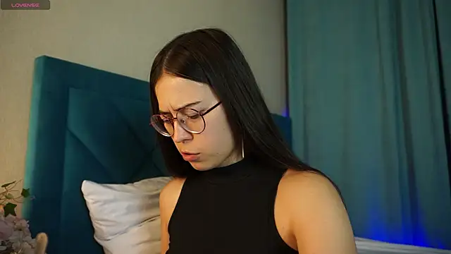 ywixos online show from 17, 10, 2025