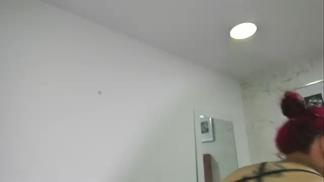 Maddy Mills online show from 4, 12, 2025