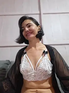 Luana sexy42 online show from 7, 6, 2026
