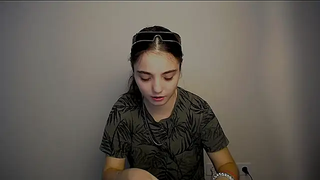 Snapshot of Sun_Shine__ chatting on 25, 9, 2025 Sun Shine online show from 25, 9, 2025