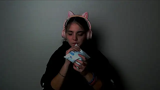 Snapshot of Sun_Shine__ chatting on 2, 10, 2025 Sun Shine online show from 2, 10, 2025