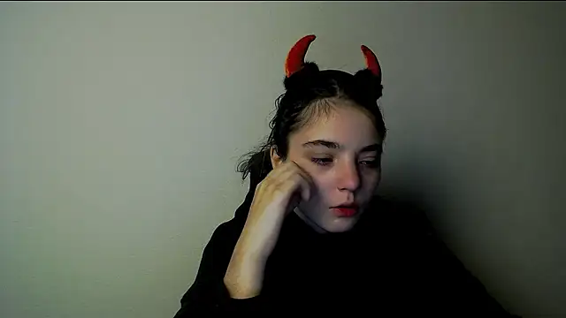 Snapshot of Sun_Shine__ chatting on 14, 10, 2025 Sun Shine online show from 14, 10, 2025