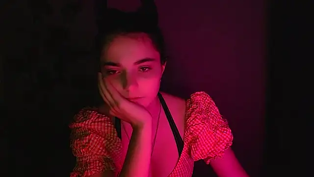 Snapshot of Sun_Shine__ chatting on 15, 11, 2025 Sun Shine online show from 15, 11, 2025