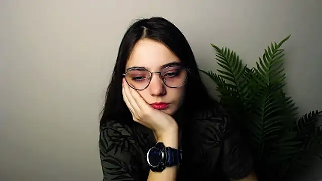 Snapshot of Sun_Shine__ chatting on 4, 12, 2025 Sun Shine online show from 4, 12, 2025