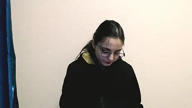 Snapshot of Sun_Shine__ chatting on 16, 12, 2025 Sun Shine online show from 16, 12, 2025