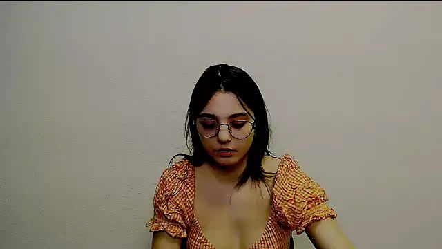 Snapshot of Sun_Shine__ chatting on 8, 1, 2026 Sun Shine online show from 8, 1, 2026