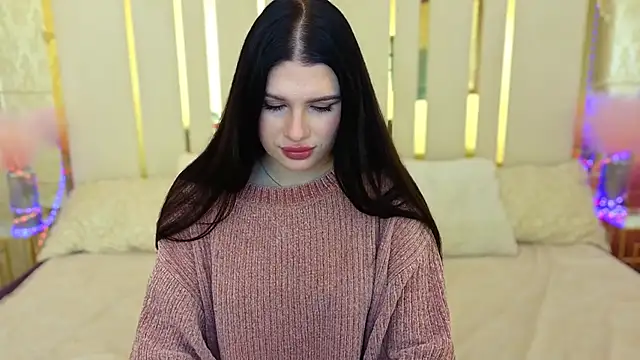 Neyla Charm online show from 18, 10, 2025