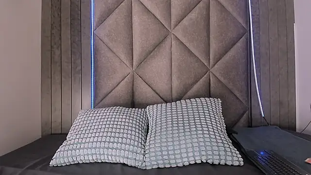 Snapshot of TiffValentinee_ chatting on 20, 9, 2025 TiffValentinee online show from 20, 9, 2025