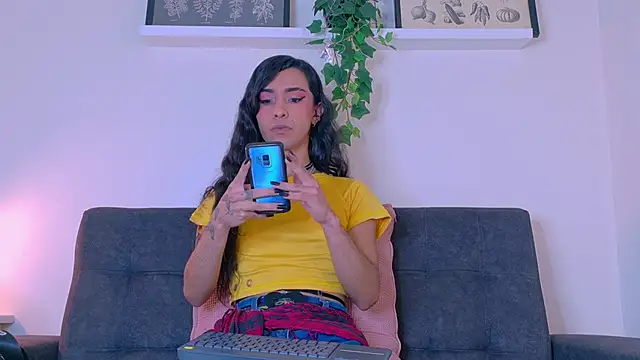 Snapshot of TiffValentinee_ chatting on 5, 3, 2026 TiffValentinee online show from 5, 3, 2026