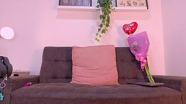 Snapshot of TiffValentinee_ chatting on 8, 3, 2026 TiffValentinee online show from 8, 3, 2026