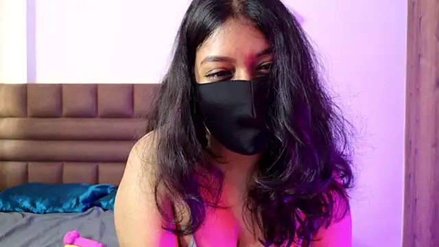 Snapshot of Gulaboo100 chatting on 13, 11, 2025 Gulaboo100 online show from 13, 11, 2025