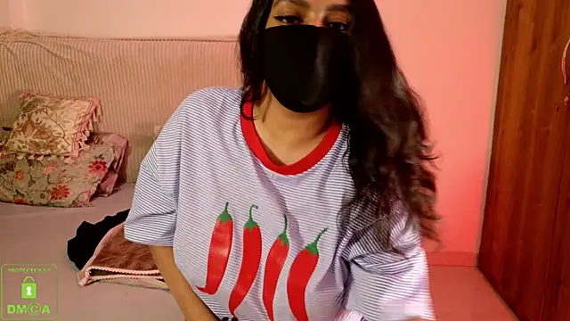 Snapshot of Gulaboo100 chatting on 6, 5, 2026 Gulaboo100 online show from 6, 5, 2026