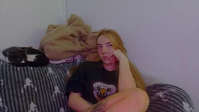 Little-Red21 online show from 26, 11, 2025