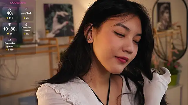 Snapshot of MoiraEger chatting on 1, 10, 2025 MoiraEger online show from 1, 10, 2025