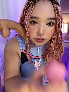 hinata dolly online show from 28, 7, 2026