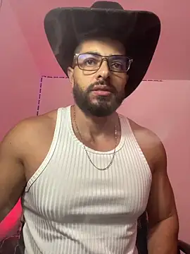 Snapshot of magnumchris chatting on 18, 5, 2026 magnumchris online show from 18, 5, 2026