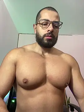 Snapshot of magnumchris chatting on 8, 6, 2026 magnumchris online show from 8, 6, 2026