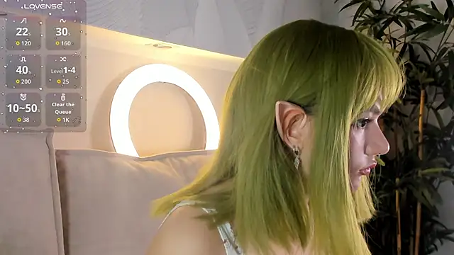 Molly Platt online show from 18, 11, 2025