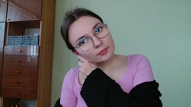 LooveELLYx online show from 14, 2, 2025