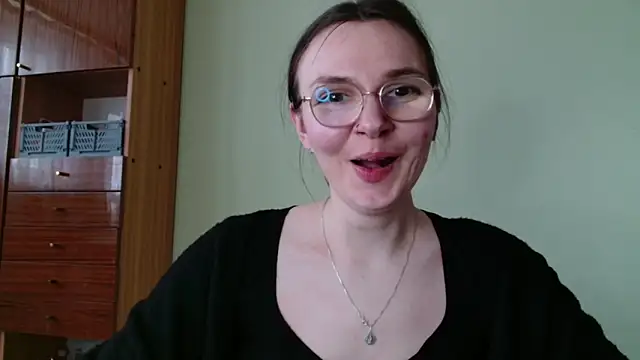 LooveELLYx online show from 26, 2, 2025