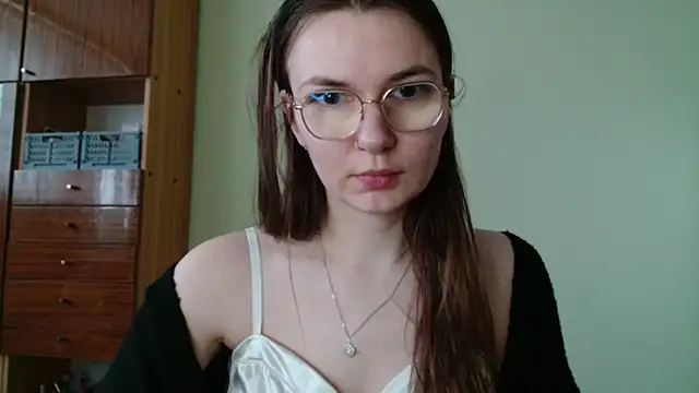 LooveELLYx online show from 28, 2, 2025