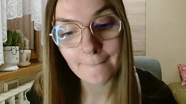 LooveELLYx online show from 6, 1, 2026