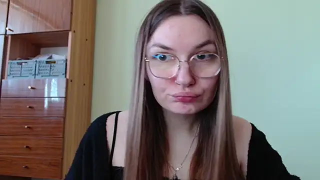 LooveELLYx online show from 27, 3, 2026