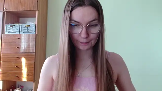 LooveELLYx online show from 21, 4, 2026