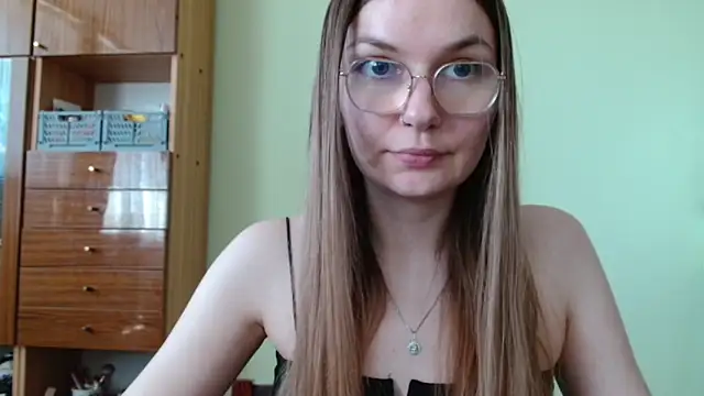 Snapshot of LooveELLYx chatting on 27, 5, 2026 LooveELLYx online show from 27, 5, 2026