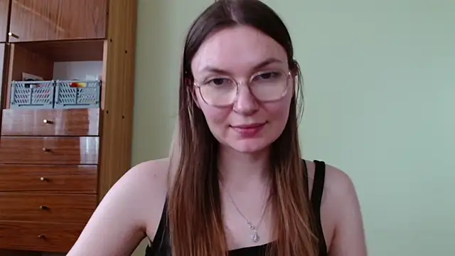 Snapshot of LooveELLYx chatting on 10, 6, 2026 LooveELLYx online show from 10, 6, 2026