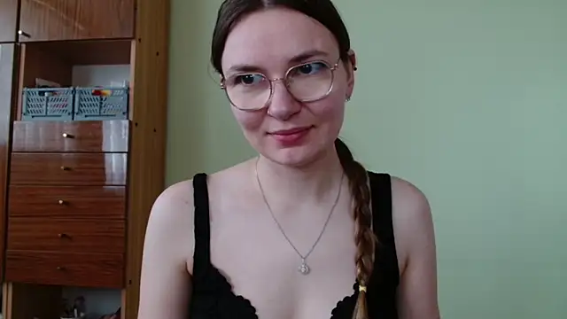 Snapshot of LooveELLYx chatting on 11, 6, 2026 LooveELLYx online show from 11, 6, 2026