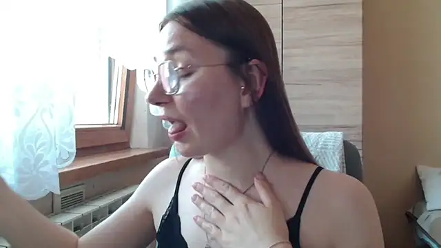 Snapshot of LooveELLYx chatting on 29, 6, 2026 LooveELLYx online show from 29, 6, 2026