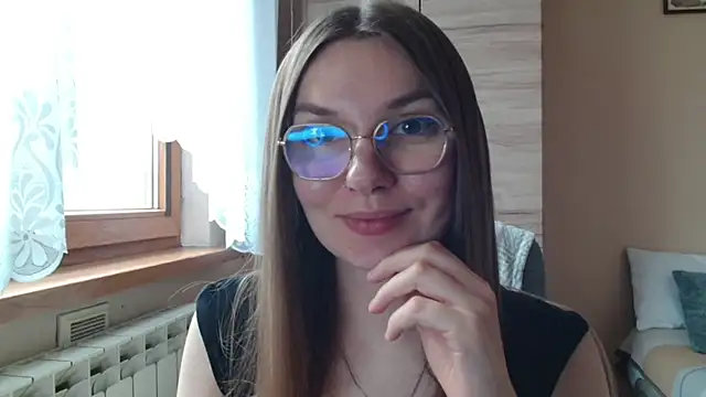 Snapshot of LooveELLYx chatting on 4, 7, 2026 LooveELLYx online show from 4, 7, 2026