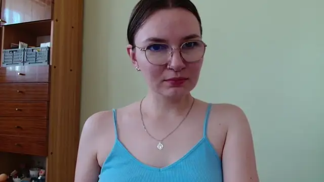 Snapshot of LooveELLYx chatting on 9, 7, 2026 LooveELLYx online show from 9, 7, 2026