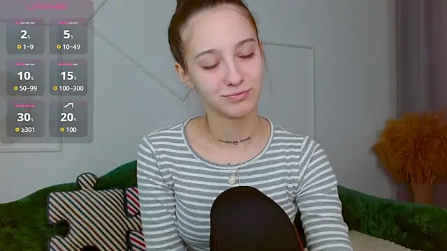 Little cherryy   online show from 13, 10, 2025