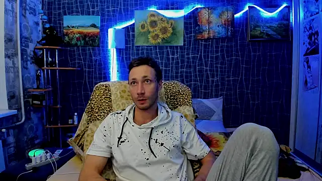 CuteBoy228 online show from 28, 11, 2025