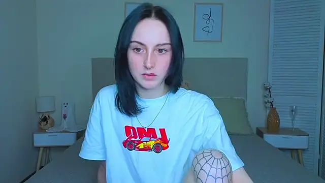 Snapshot of Little_moly999 chatting on 14, 11, 2025 Little moly999 online show from 14, 11, 2025