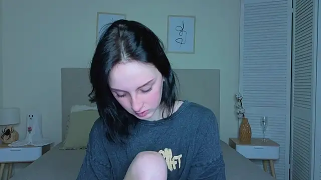 Snapshot of Little_moly999 chatting on 17, 11, 2025 Little moly999 online show from 17, 11, 2025