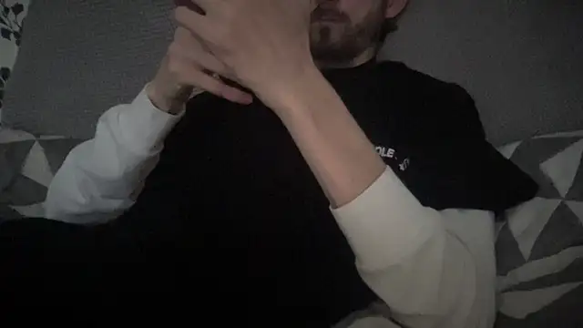 Big8inchUncutCock online show from 5, 4, 2026