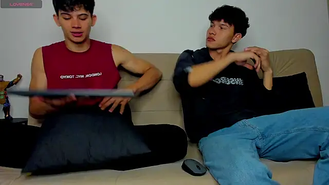 Snapshot of 2Amateur_Guys chatting on 15, 12, 2025 2Amateur Guys online show from 15, 12, 2025