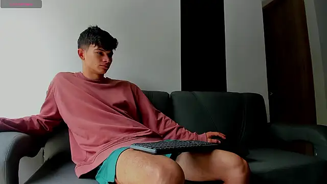 Snapshot of 2Amateur_Guys chatting on 27, 2, 2026 2Amateur Guys online show from 27, 2, 2026