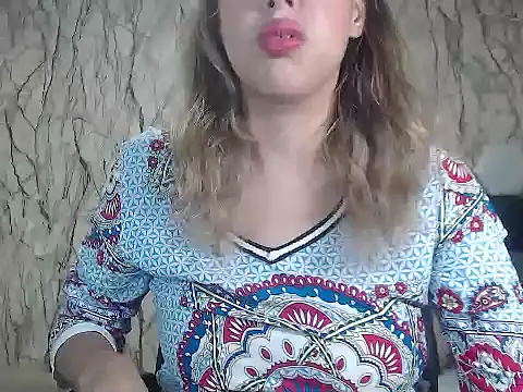 Snapshot of AntonellaBlanc chatting on 16, 9, 2025 AntonellaBlanc online show from 16, 9, 2025