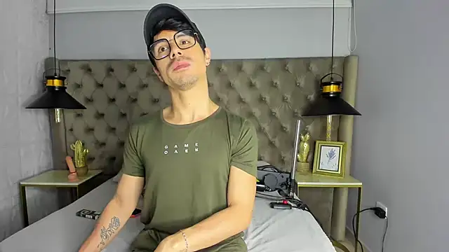 BryCams3 online show from 19, 9, 2025