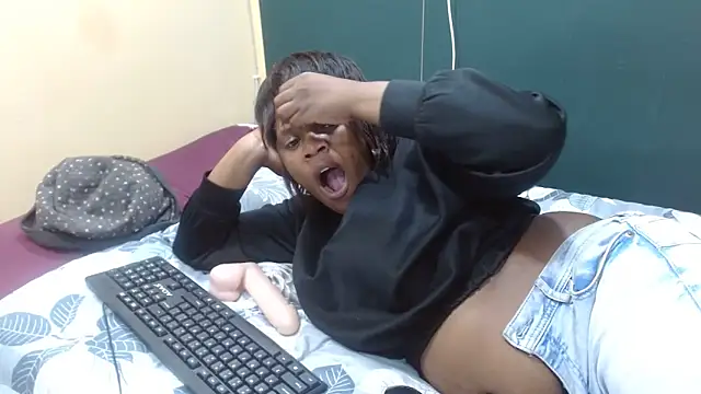 sexythae32 online show from 18, 2, 2026