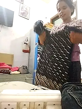 Snapshot of JHILMIL chatting on 23, 9, 2025 JHILMIL online show from 23, 9, 2025