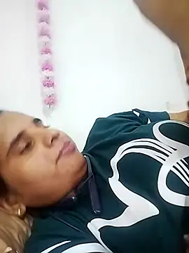 Snapshot of JHILMIL chatting on 6, 11, 2025 JHILMIL online show from 6, 11, 2025