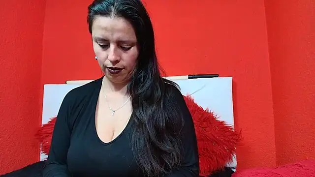 Snapshot of katherine_blair chatting on 17, 10, 2025 katherine blair online show from 17, 10, 2025