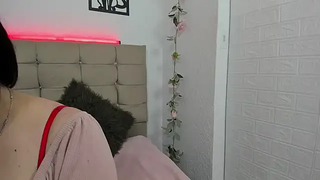 katherine blair online show from 20, 4, 2026