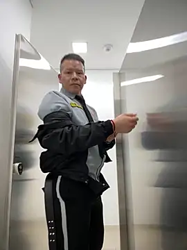 Manu0586 online show from 11, 9, 2025